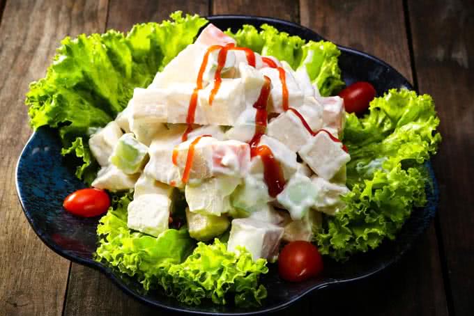 Salad sữa chua và rau củ giúp mẹ bầu bổ sung chất xơ cho cơ thể