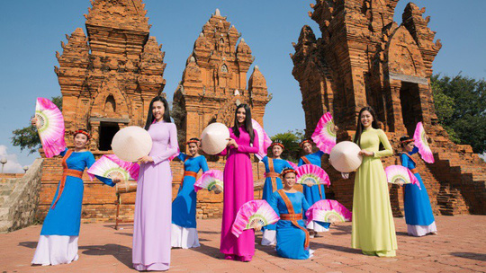 Lễ hội tại Đền, Tháp Chăm Ninh Thuận 